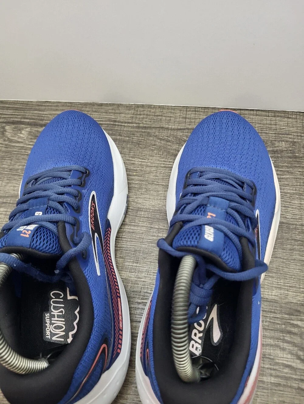 Brooks gently used